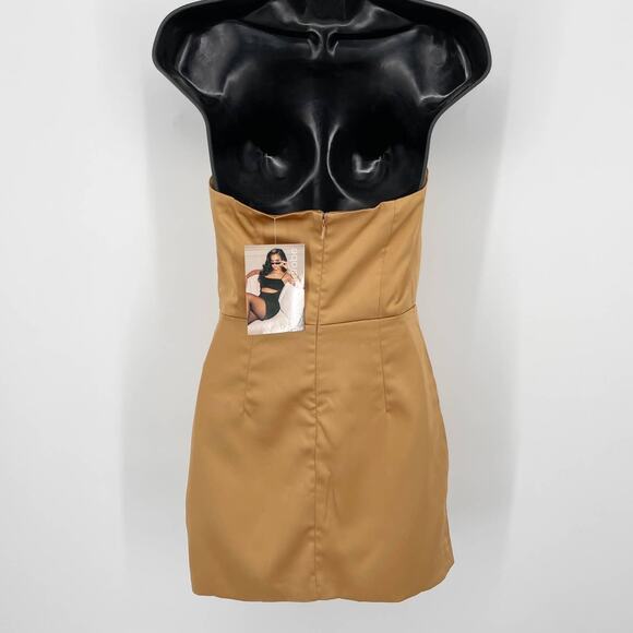 Naked Wardrobe The Statement Fitted Dress NEW Sz XS Gold Bustier Strapless - Picture 4 of 9